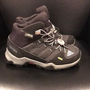 Adidas TERREX 210, Gore-Tex, hiking boots, size 10 1/2 kids